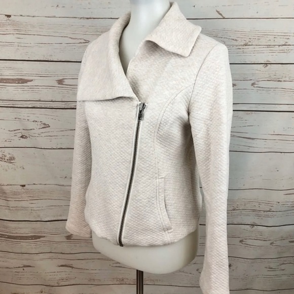 Cabi Quilted Oatmeal Asymmetrical Zip Jacket - Picture 5 of 7